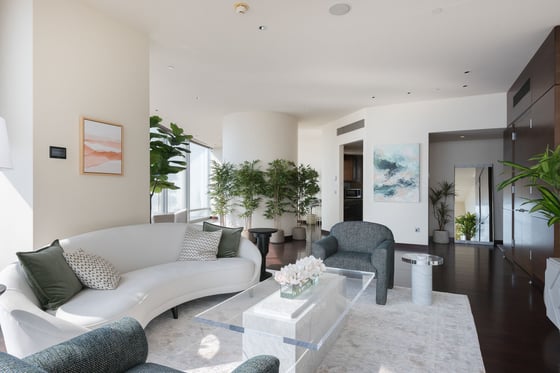 Fully furnished luxury apartment in Burj Khalifa, picture 1