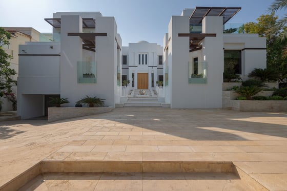 Smart Home Luxury Villa with Golf Course View in Emirates Hills, picture 2