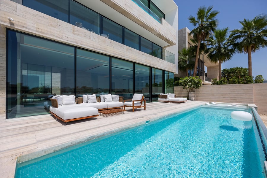 Newly-built | Furnished | Private Salt Water Pool, picture 1