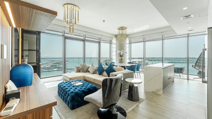 Furnished apartment in Dubai Harbour with beach access, picture 1