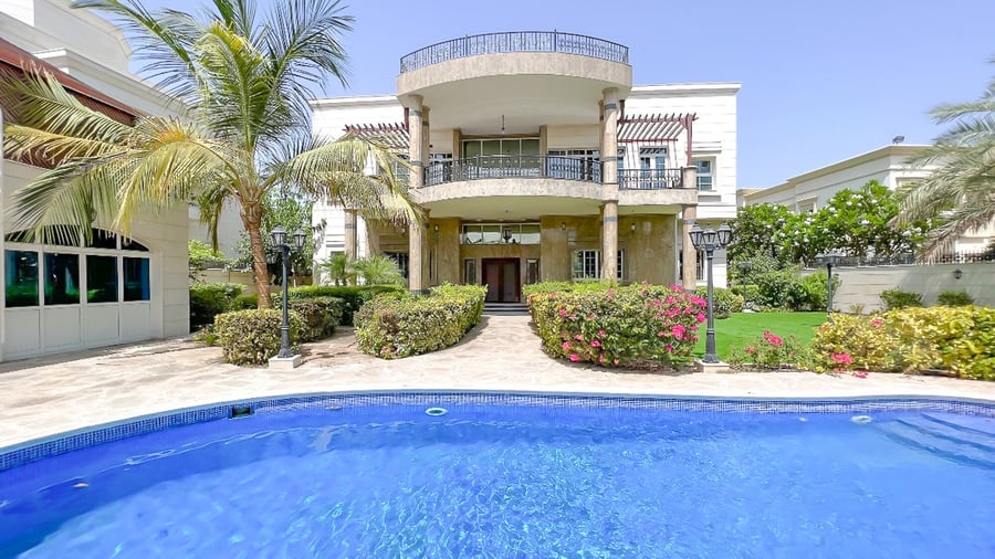 Exclusive villa in Emirates Hills with private pool, picture 1