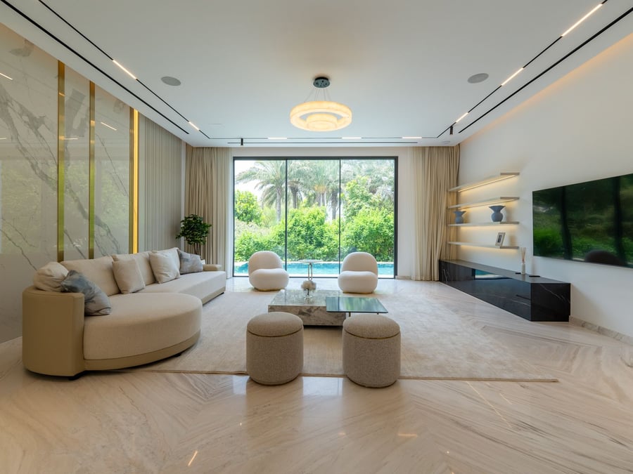 Luxuriously Renovated Villa in Al Barari, picture 1