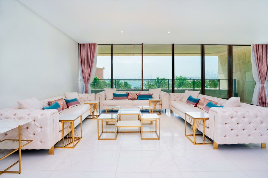 Largest 3 Bed Balcony | Luxury | Dual View, picture 1