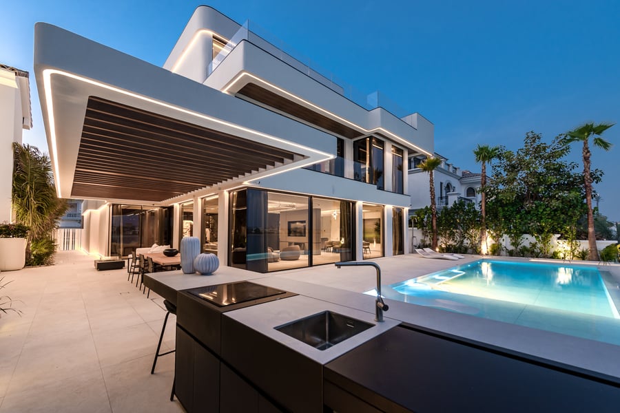 Luxuriously Furnished and Upgraded 3-Story Garden Home Villa, picture 1