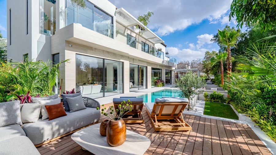 Refined Villa in Jumeirah Golf Estates, picture 1