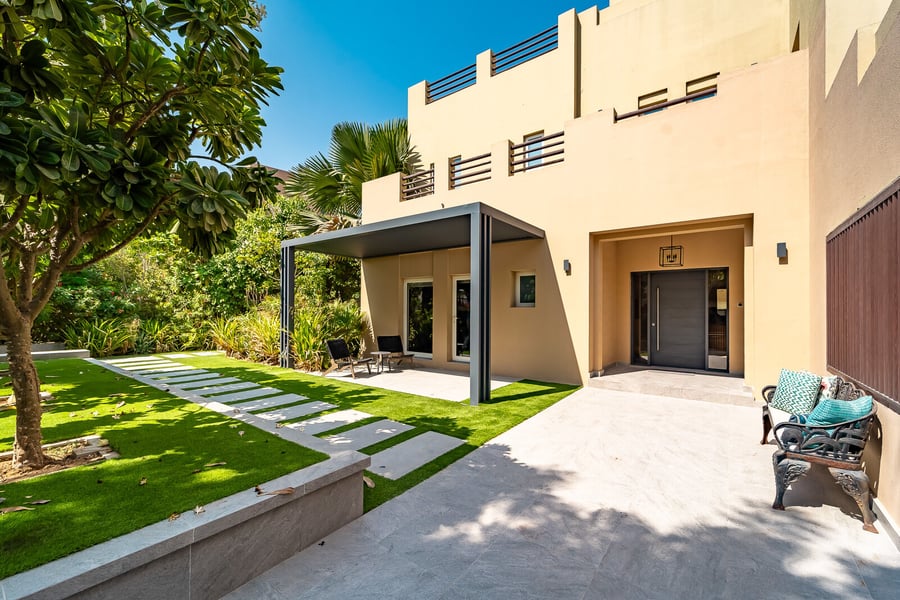 Fully Upgraded | Interior Designed | Triple Storey, picture 1