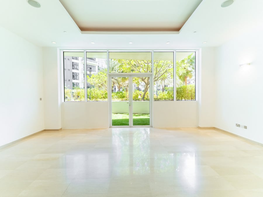 Unfurnished | Private Garden | Negotiable, picture 1