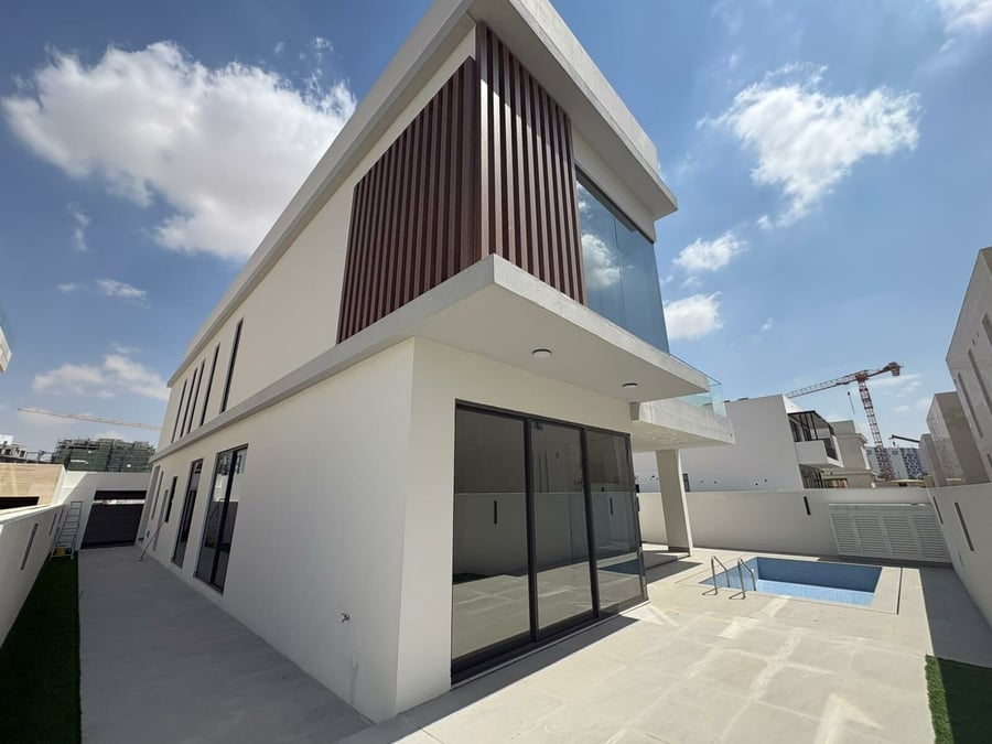Luxury | Brand New | Custom-Built......., picture 1