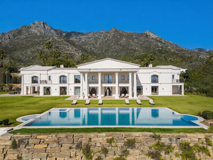 An Architectural Masterpiece in Marbella with 24h security, picture 1