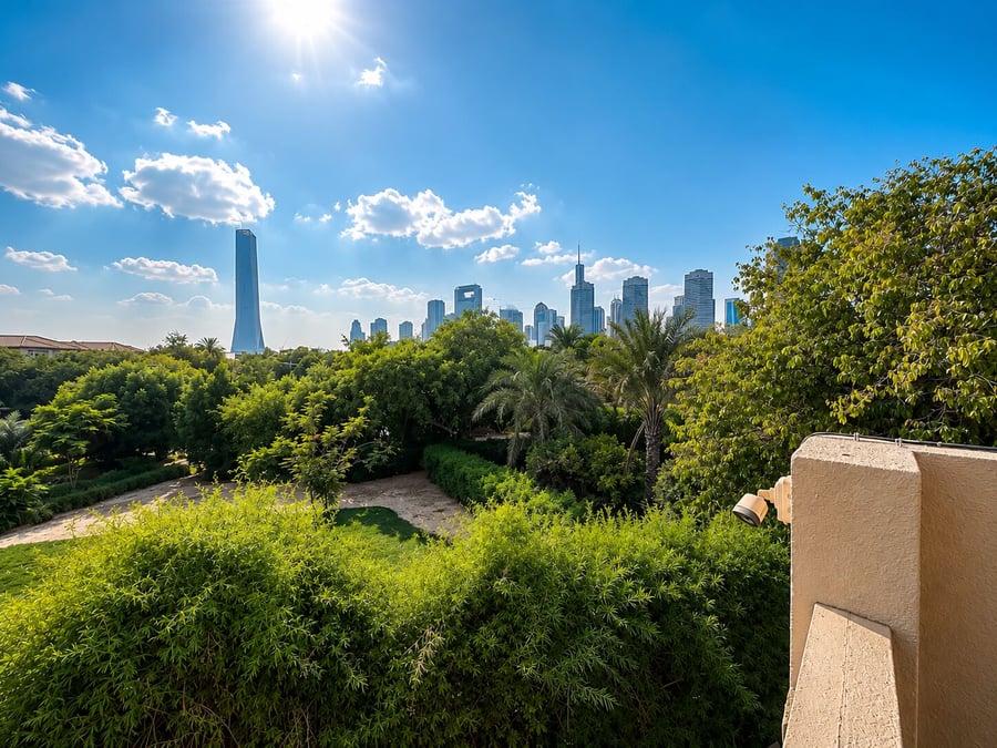 Skyline View | Park Backing | Renovation Opp, picture 1