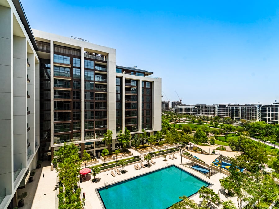 Pool and Park View | Upgraded | Prime Location, picture 1