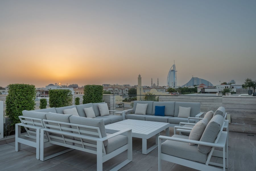 Outdoor salon 