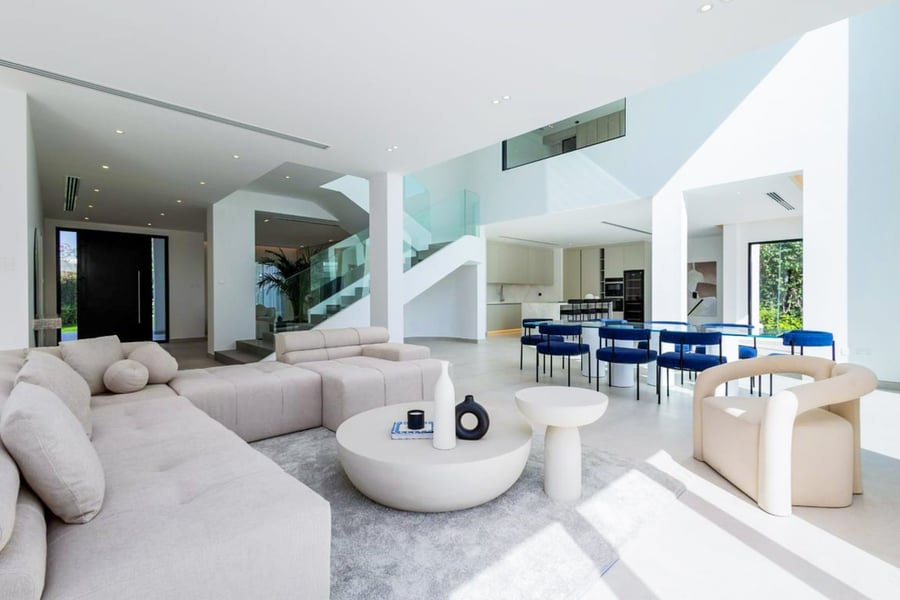 Jumeirah islands villa living