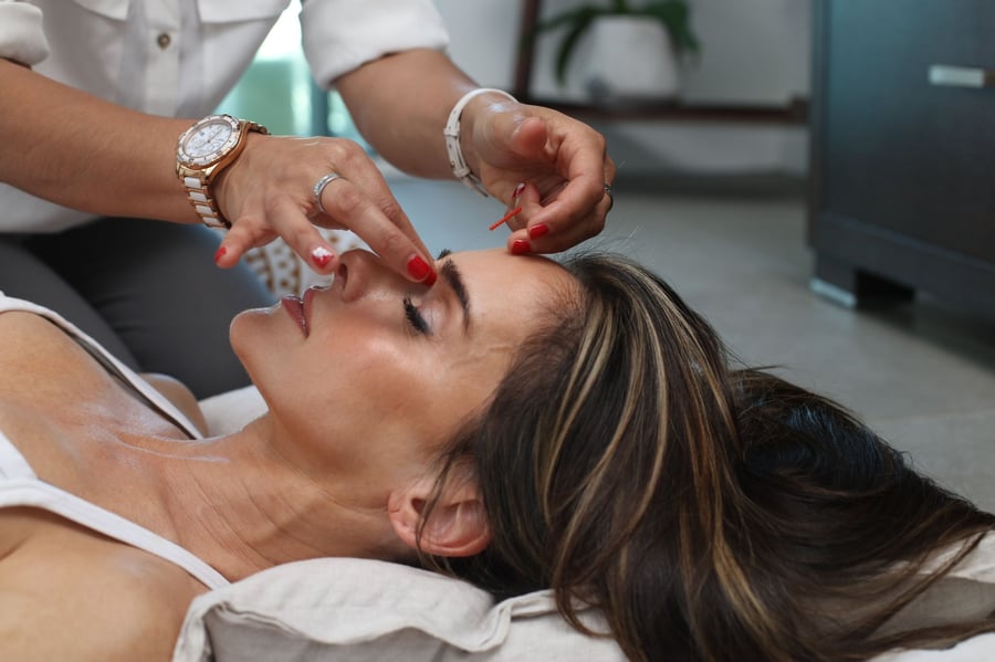 BEST GYMS & SPAS IN VICTORY HEIGHTS- Massage