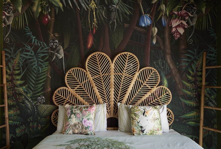 Bed detail