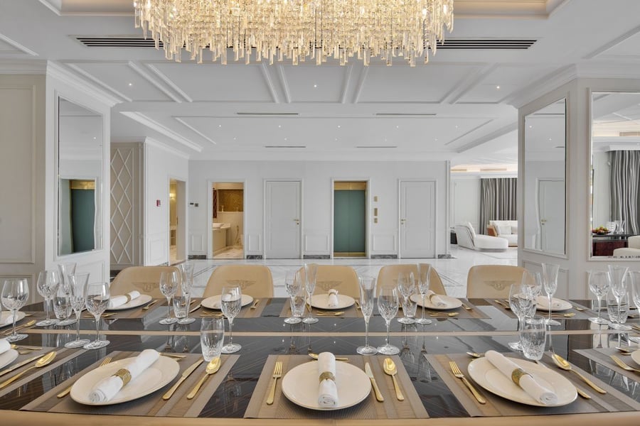 Dining2