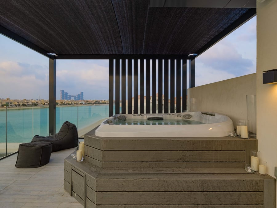 Jacuzzi, Palm Jumeirah villa